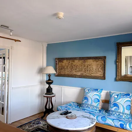 Leoicom Homestay Zandvoort