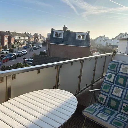 Leoicom Homestay Zandvoort